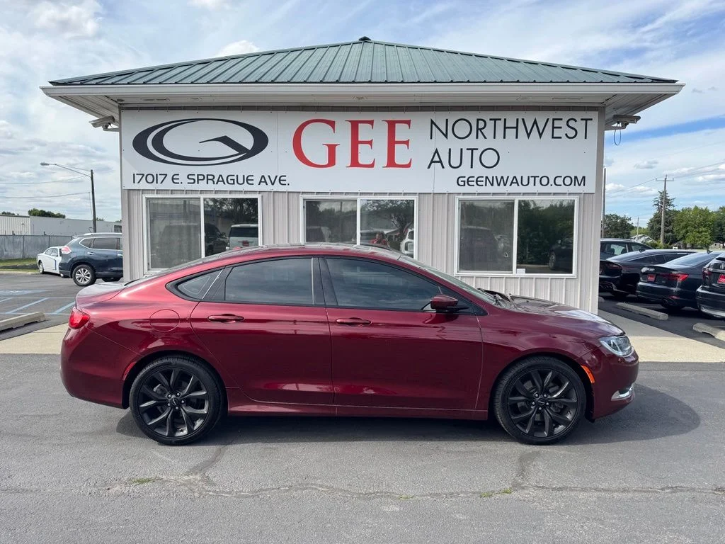 Used 2016 Red Chrysler S image 2