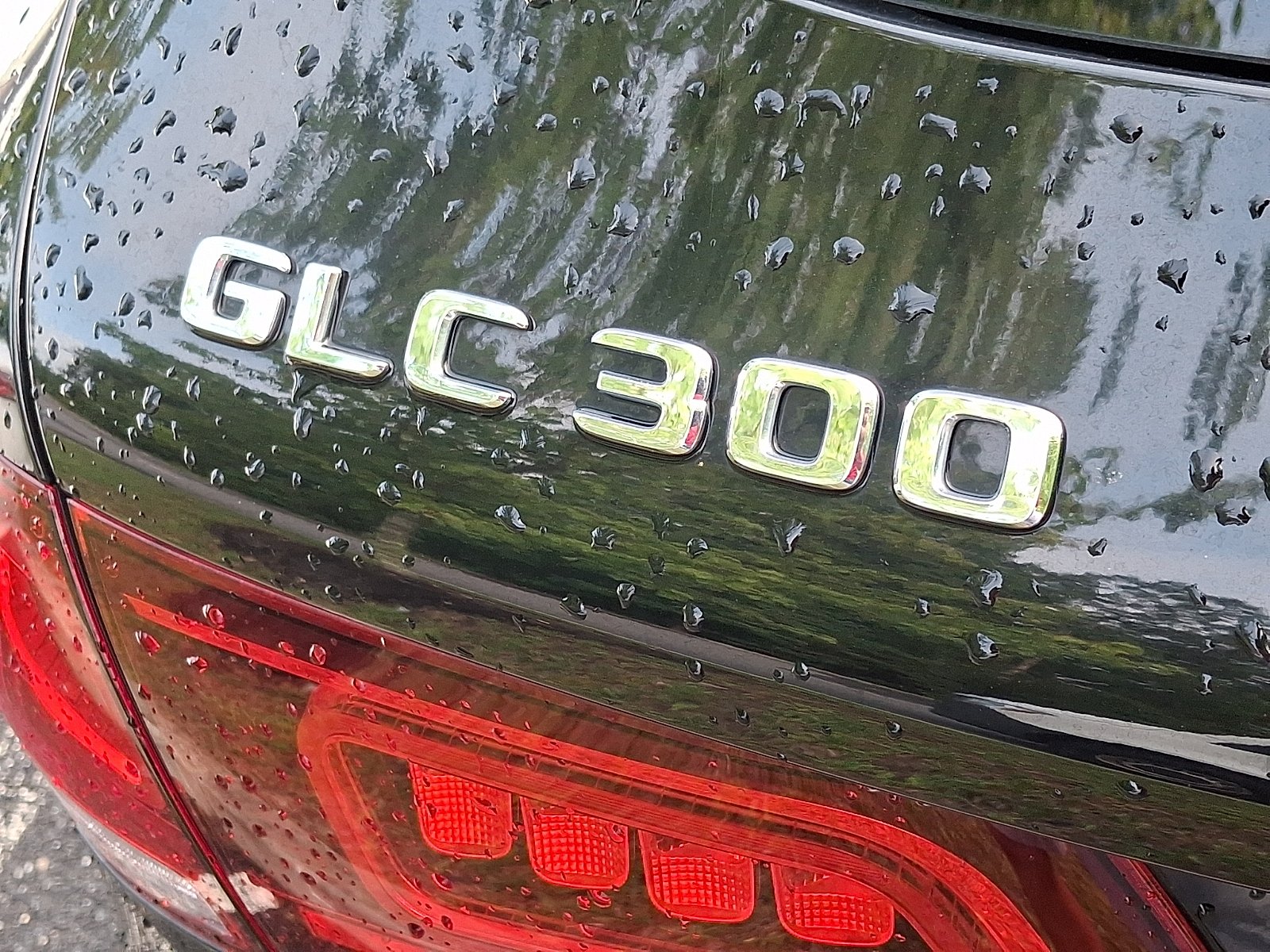 Certified Used 2020 Black Mercedes-Benz 4MATIC® image 7