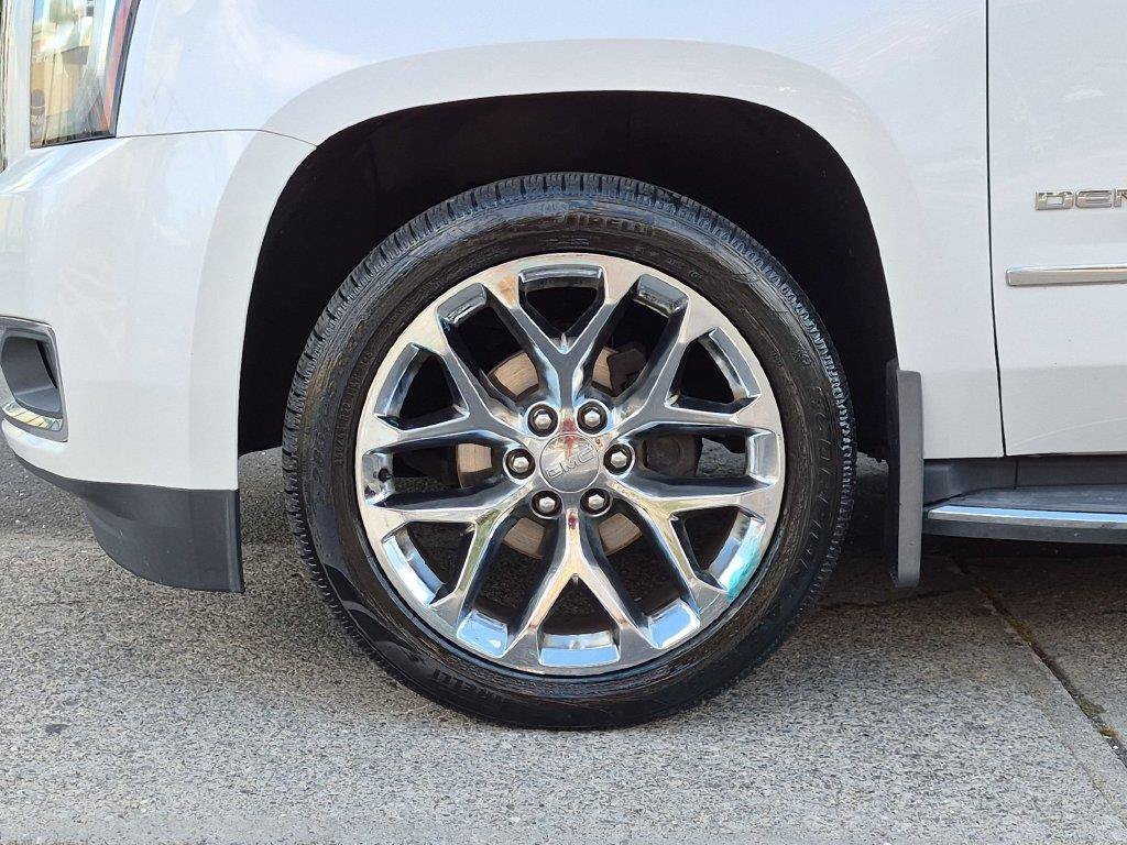 Used 2018 White GMC Denali image 38