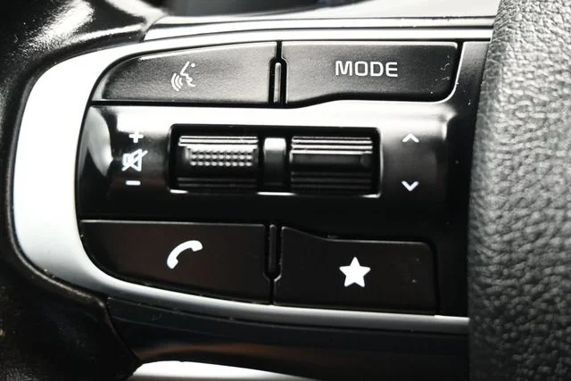 Used 2023 Black Kia X-Line image 22