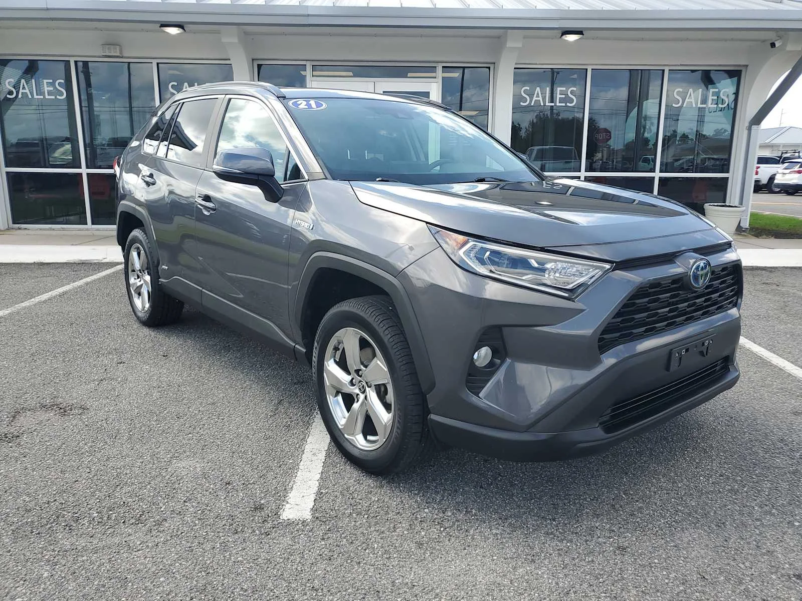 Used 2021 Gray Toyota Hybrid LE image 10