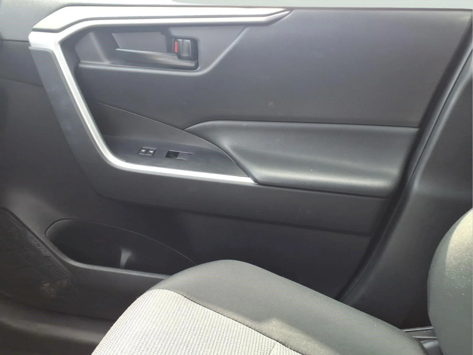 Used 2024 Silver Sky Metallic Toyota LE image 27