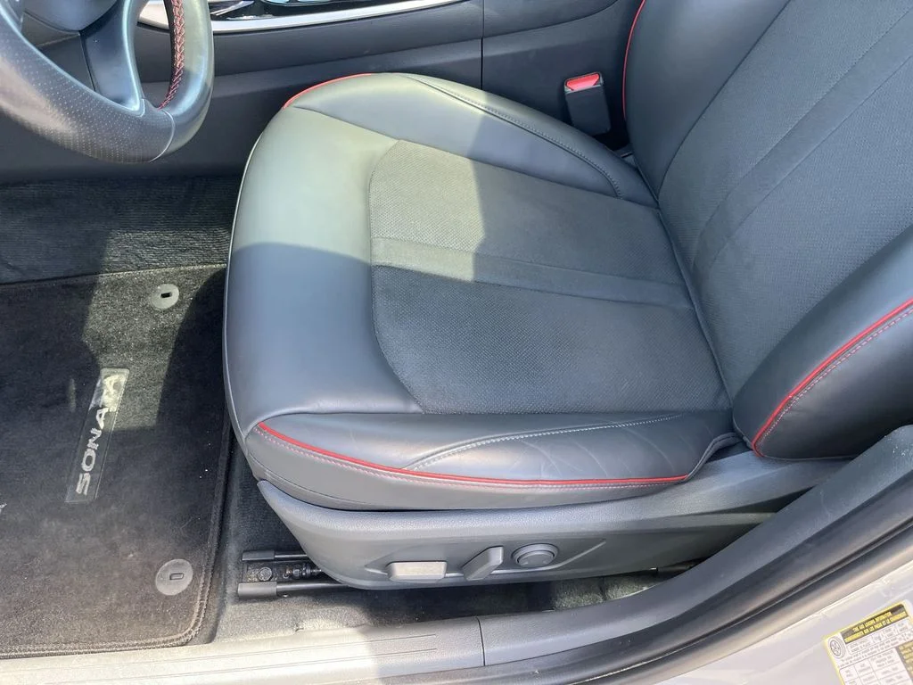 Used 2023 Silver Hyundai SEL Plus image 12