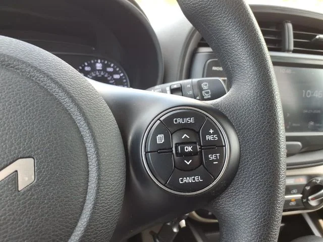Used 2022 White Kia LX image 23