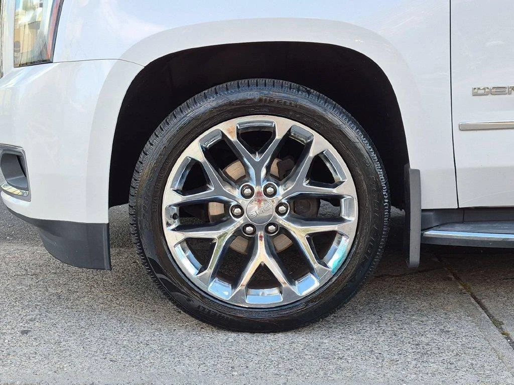 Used 2018 White GMC Denali image 38