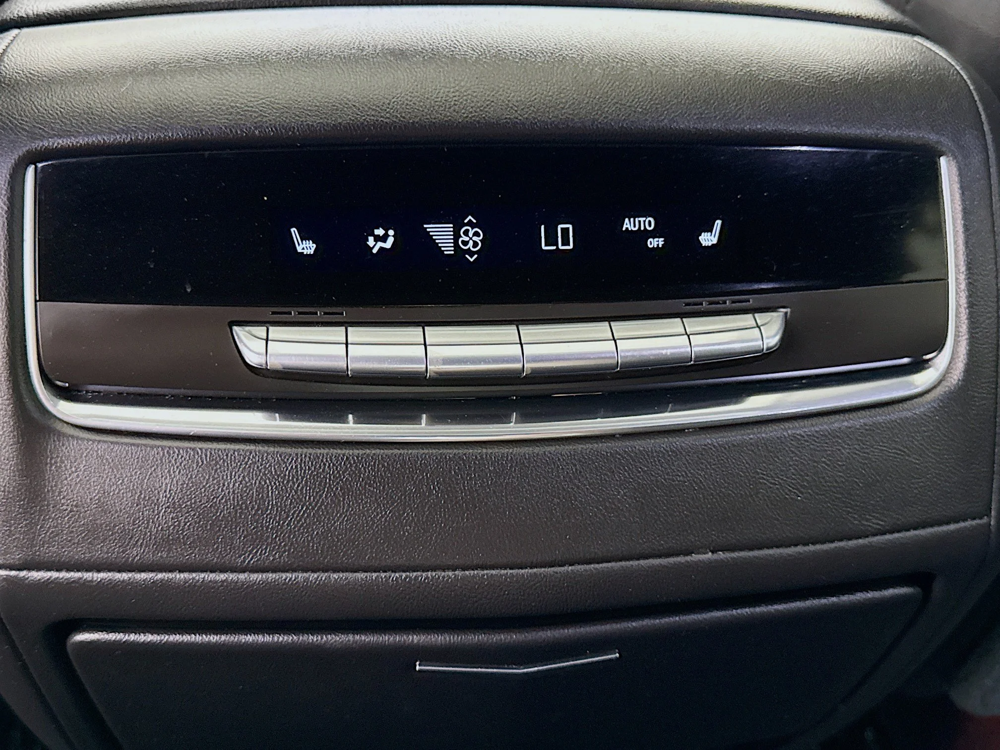 Used 2021 CRYSTAL WHITE TRICOAT Cadillac Premium Luxury image 29
