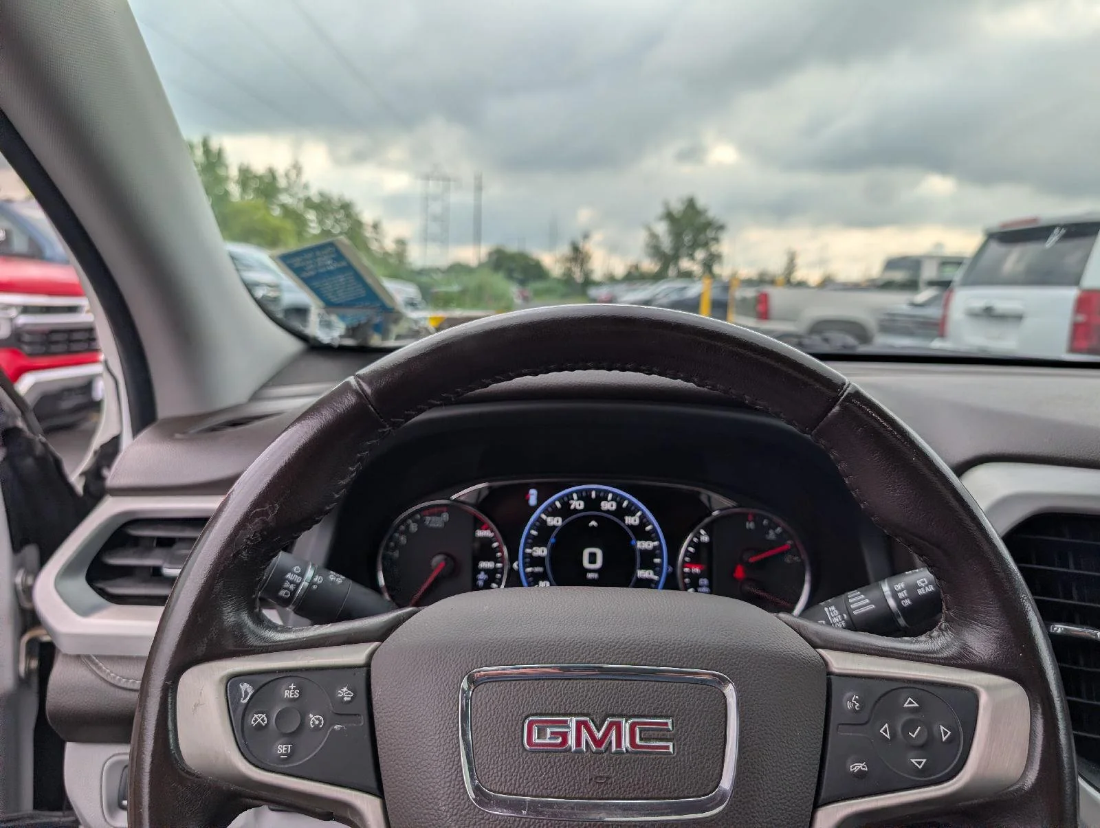 Used 2020 White Frost Tricoat GMC SLT image 11