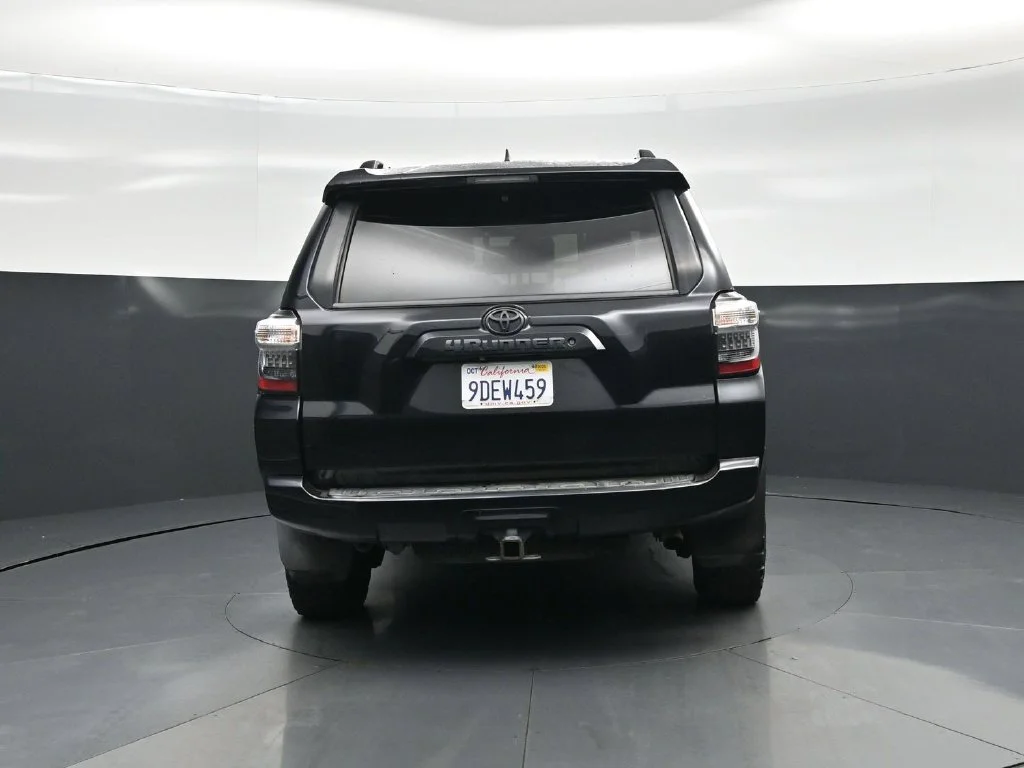 Used 2018 Black Toyota SR5 Premium image 27