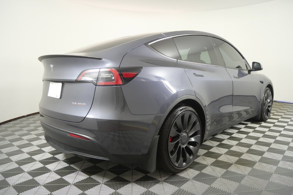 Used 2023  Tesla Performance image 4