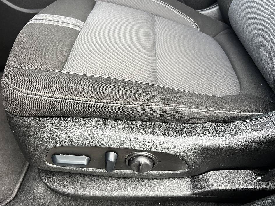 Used 2025 Black Chevrolet LT image 21