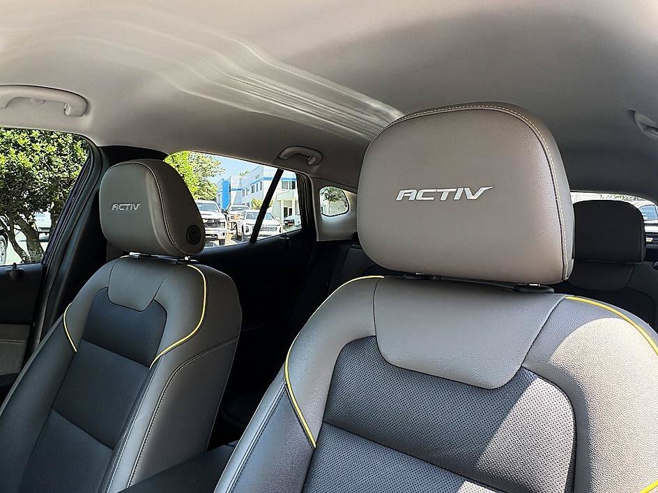 Used 2025 Mosaic Black Metallic Chevrolet ACTIV image 18