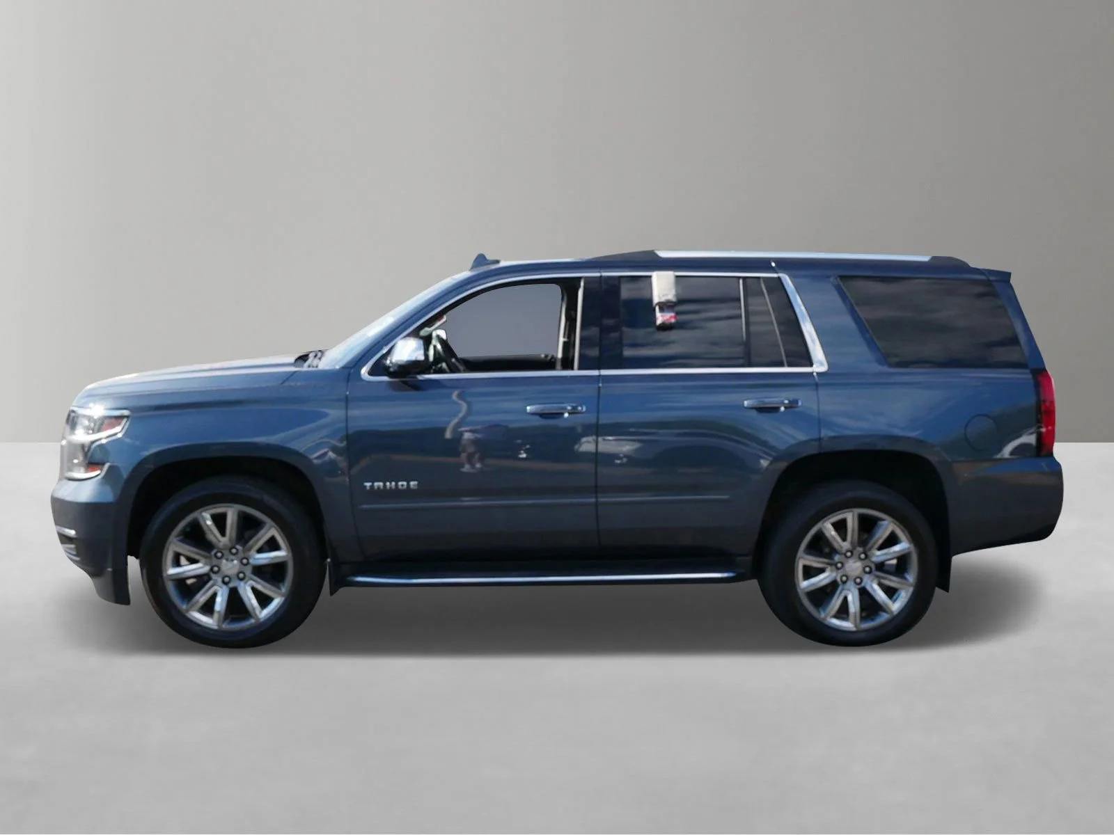 Used 2019 Chevrolet Tahoe Premier with VIN 1GNSKCKC9KR151355 for sale in White Bear Lake, Minnesota