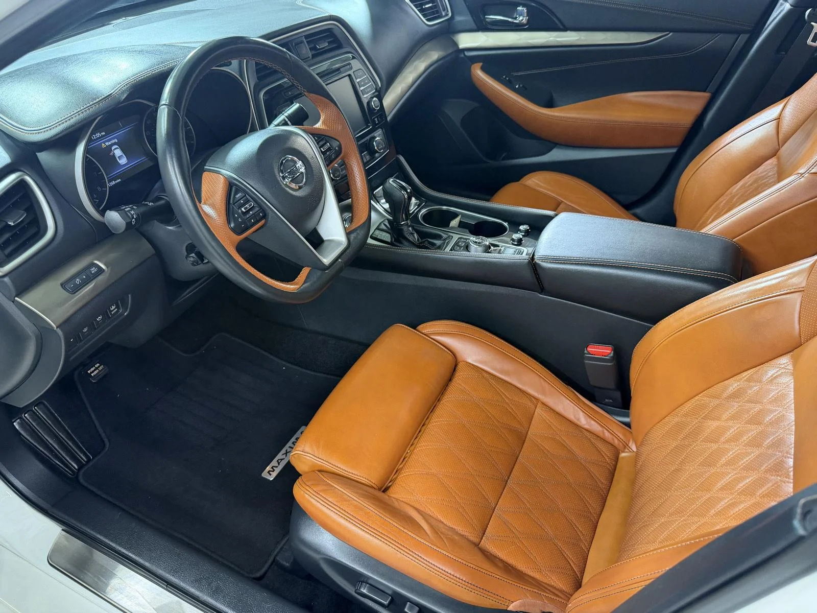 Used 2019 Pearl White Tricoat Nissan Platinum image 12