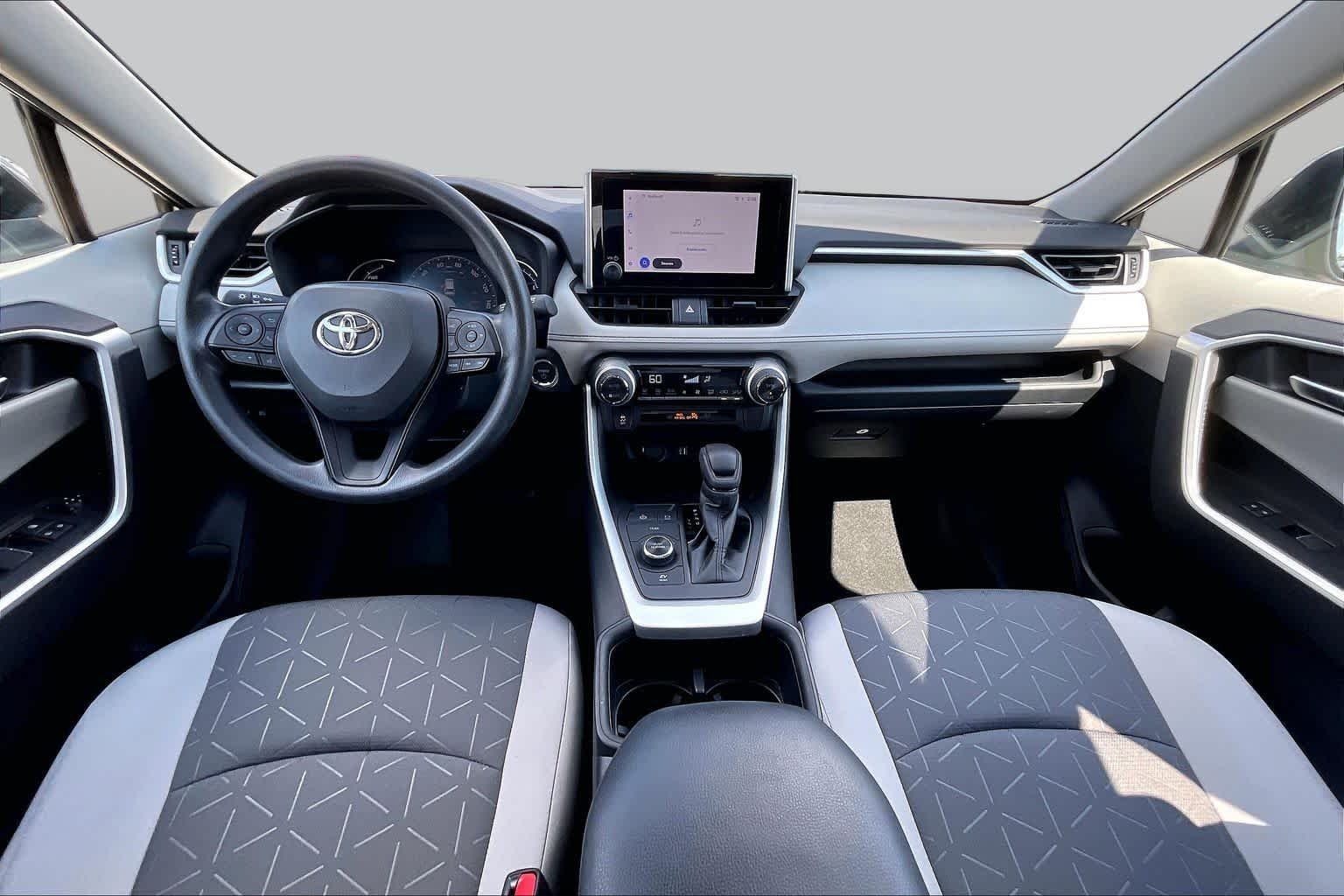 2023 Toyota RAV4 XLE - Photo 16