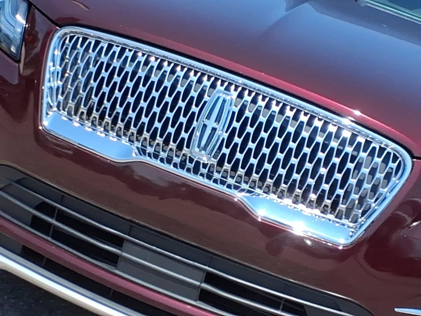 Used 2019 Burgundy Velvet Metallic Tinted Clearcoat Lincoln Select image 18