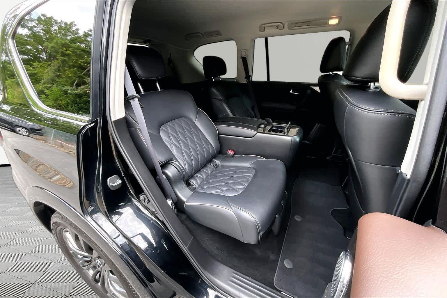 Used 2024 Super Black Nissan Platinum image 20