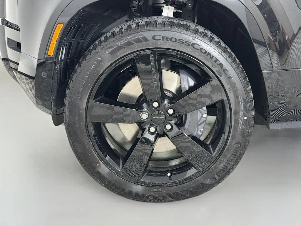 New 2026 Santorini Black Land Rover X-Dynamic SE image 34