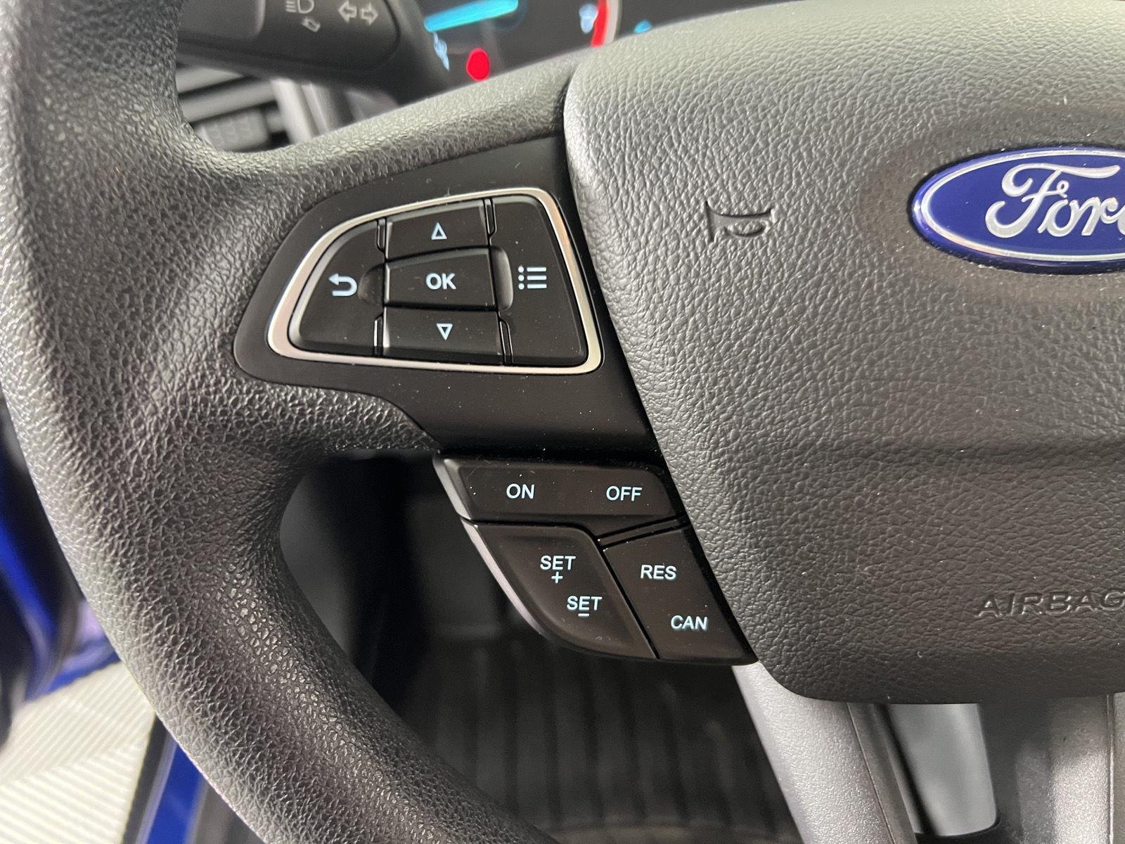 Used 2022 Lightning Blue Ford SE image 15