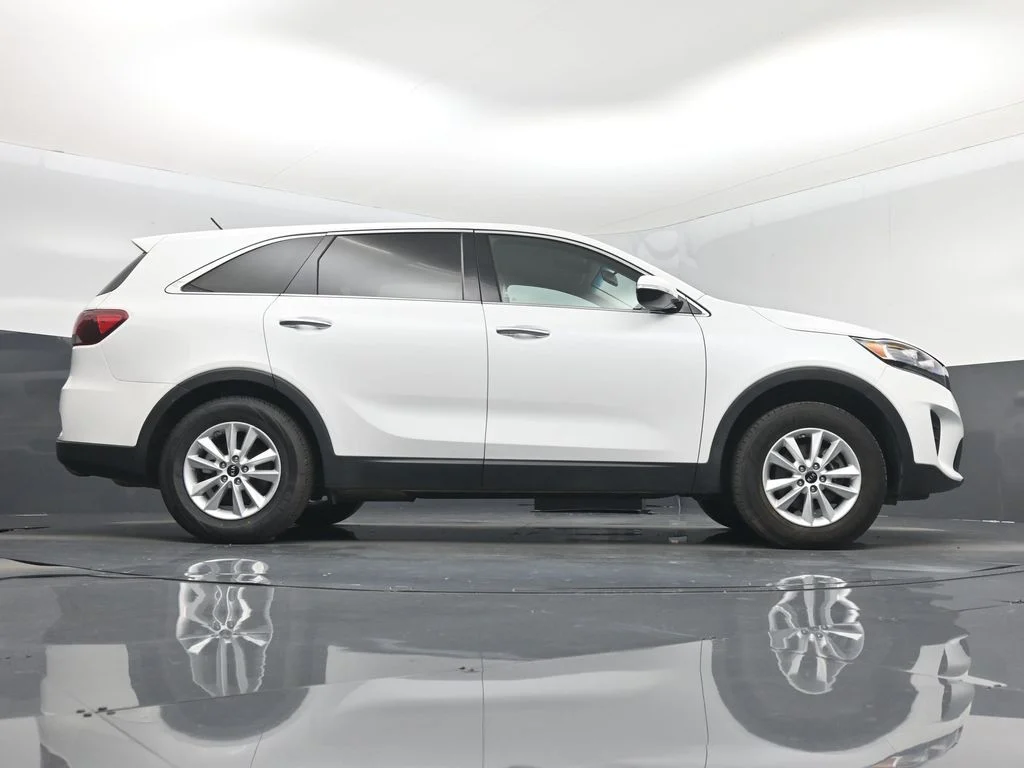 Used 2020 White Kia LX image 16