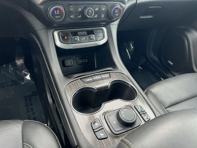 Used 2023 Silver GMC SLT image 24