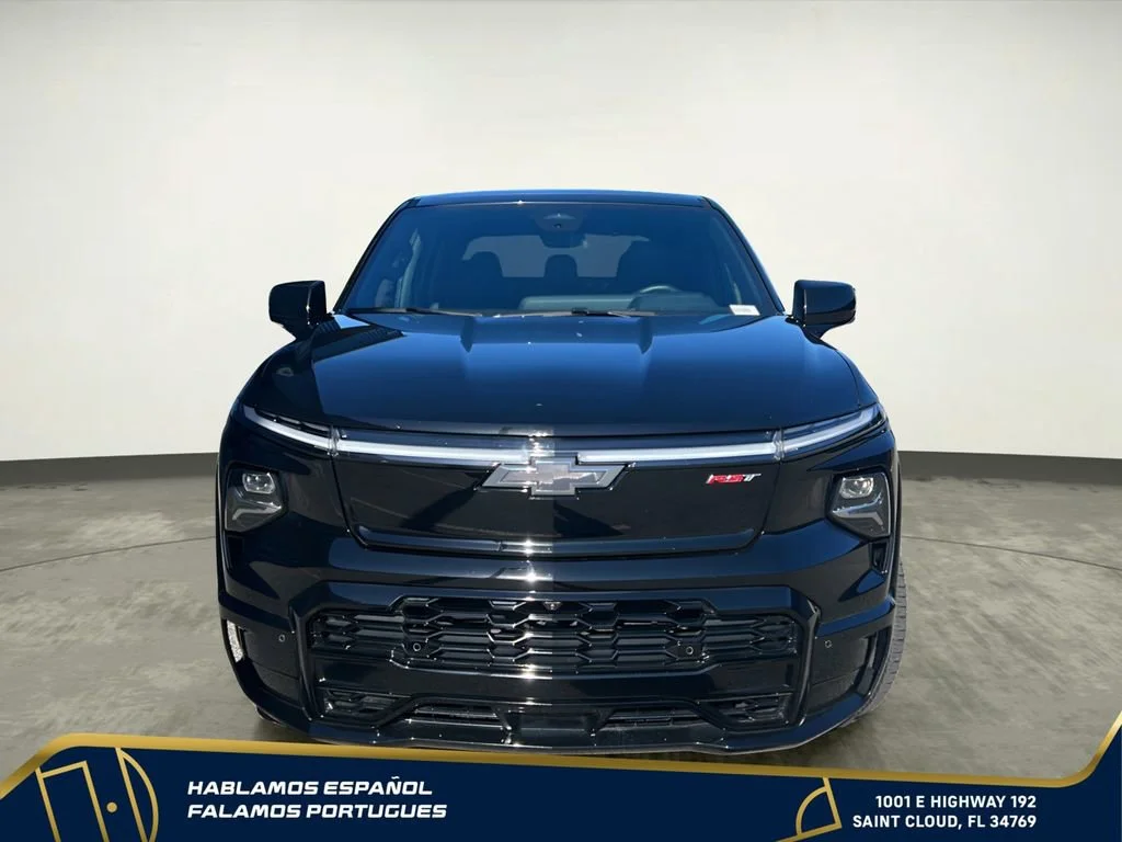Used 2025 Black Chevrolet RST - Max Range image 9