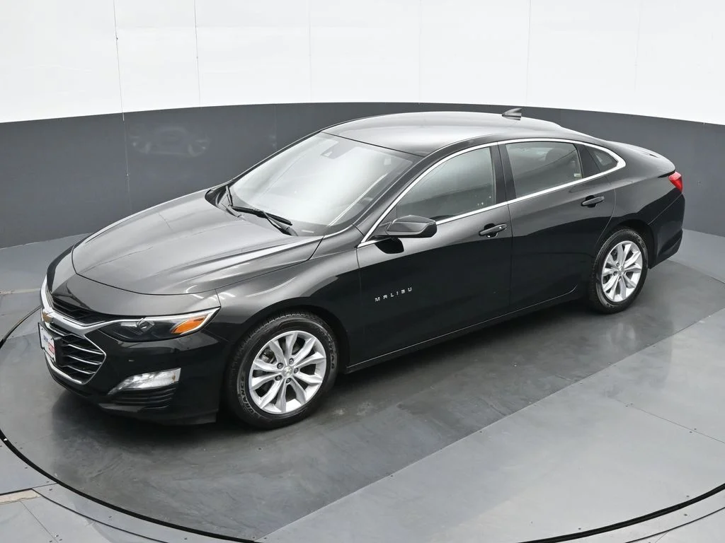 Used 2025 Black Chevrolet LT image 17