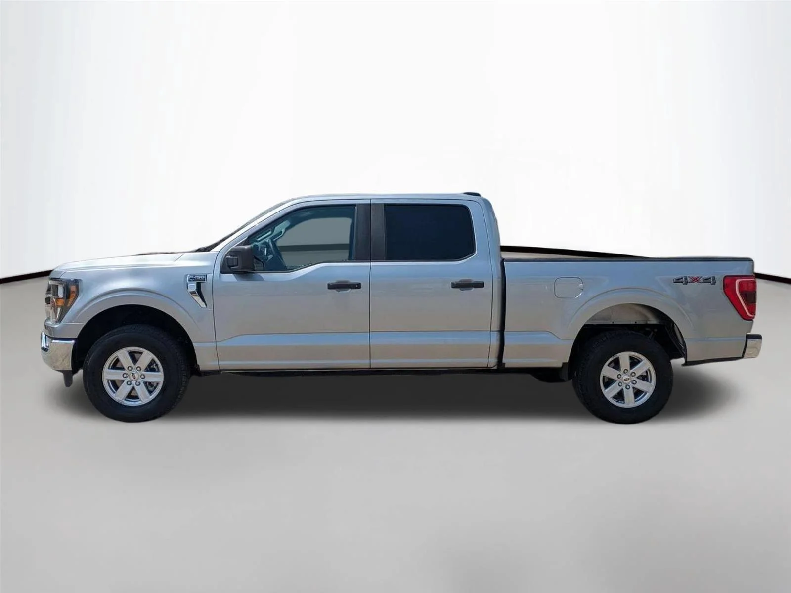 Used 2023 Iconic Silver Metallic Ford XLT image 8