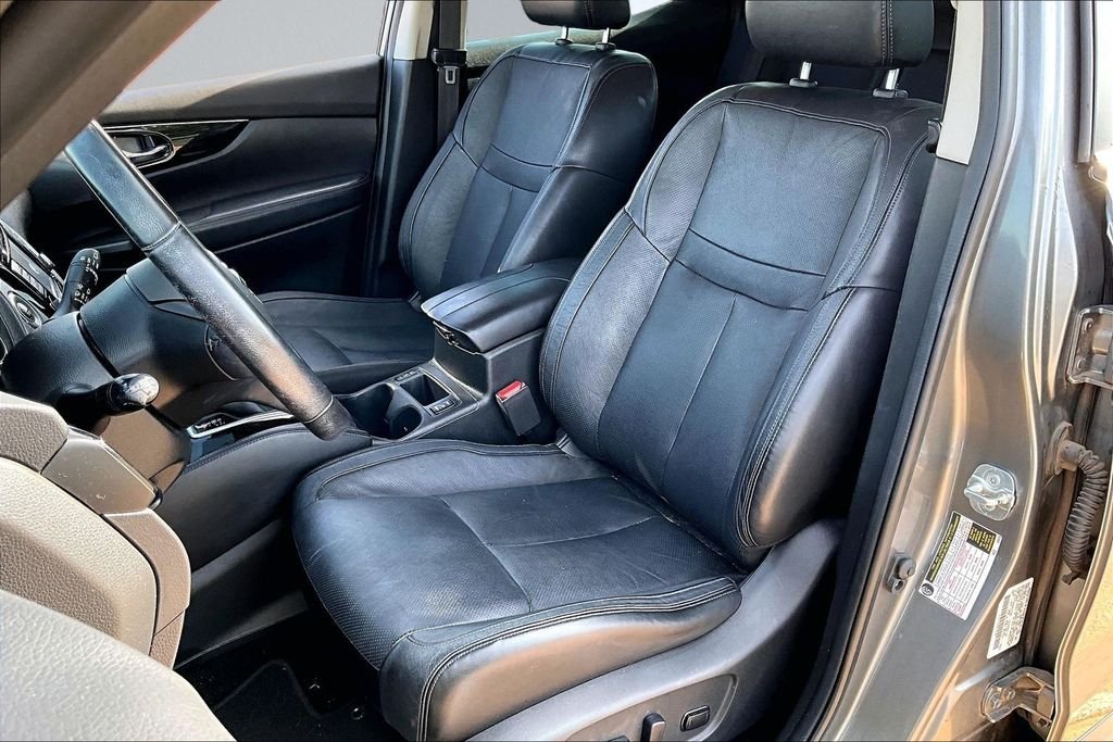 Used 2017 Gray Nissan SL image 22