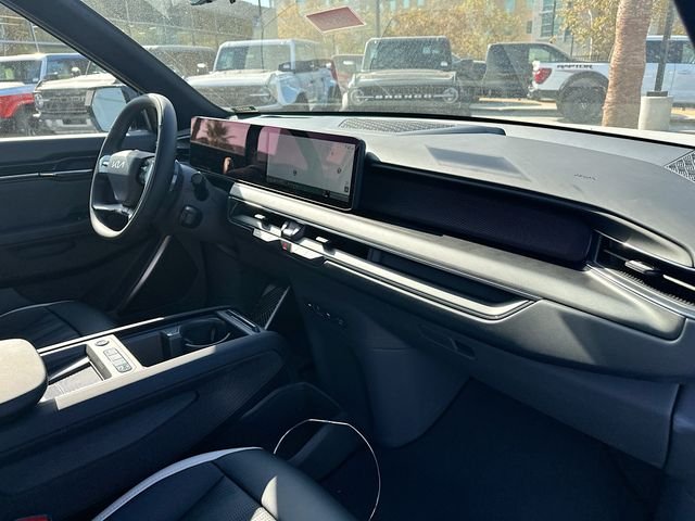 New 2026 Glacial White Pearl / Black Ro Kia GT-Line AWD image 32