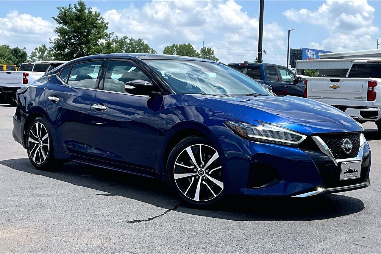 Used 2023 Deep Blue Pearl Nissan SL image 37