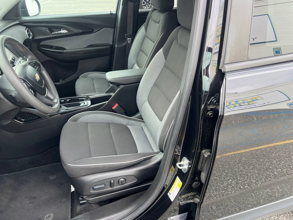 Certified Used 2023 Mosaic Black Metallic Chevrolet LT image 11