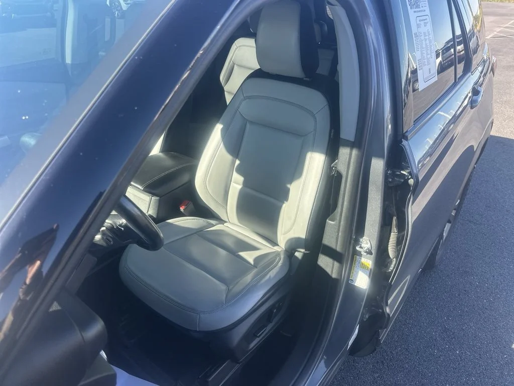 Used 2021 Gray Ford XLT image 17