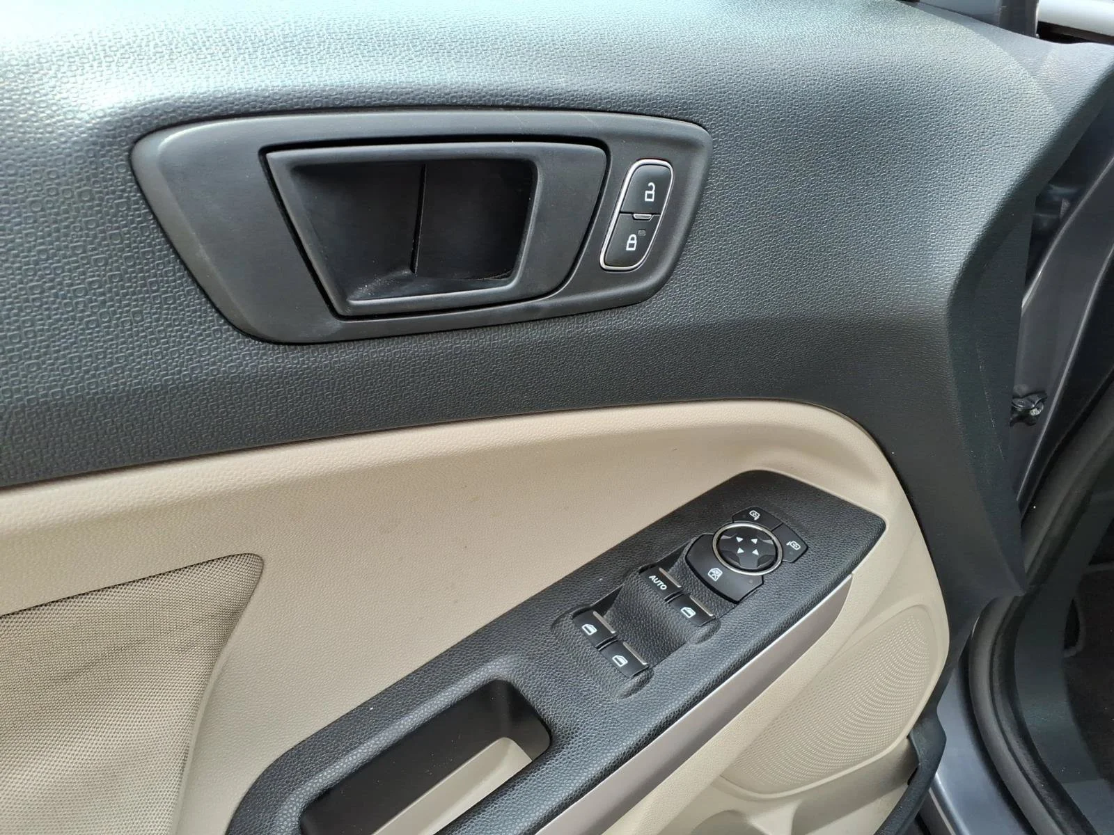 Used 2022 Smoke Metallic Ford S image 12