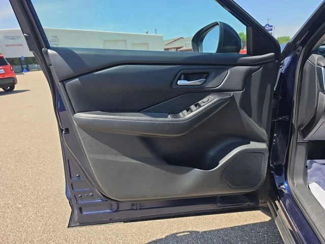 Used 2025 Deep Ocean Blue Nissan SV image 18