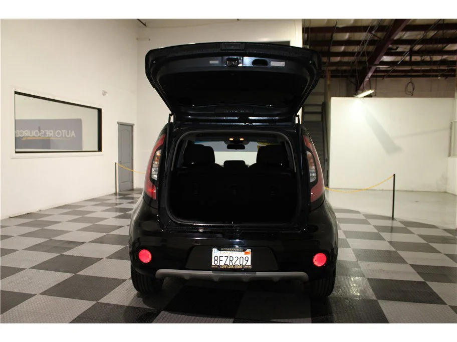 Used 2019 Shadow Black Kia + image 19
