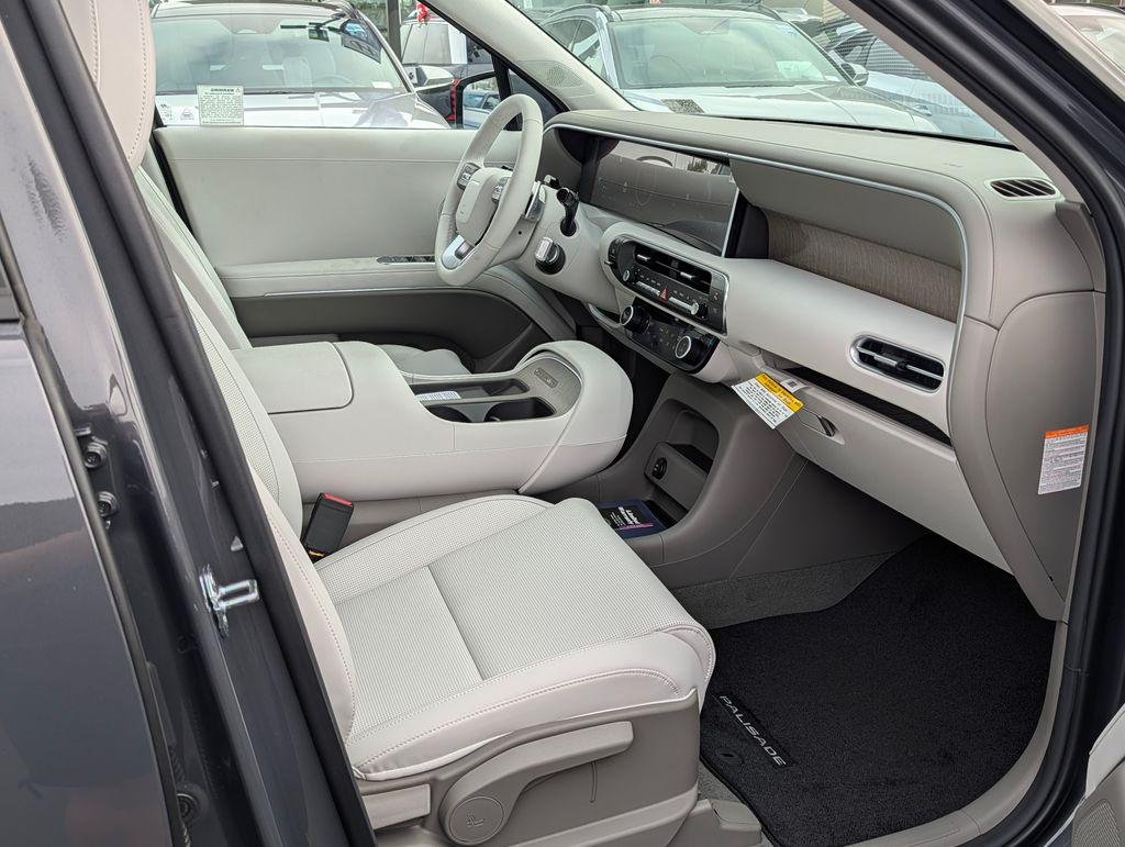 New 2026 Gray Hyundai Blue SEL 8P image 9