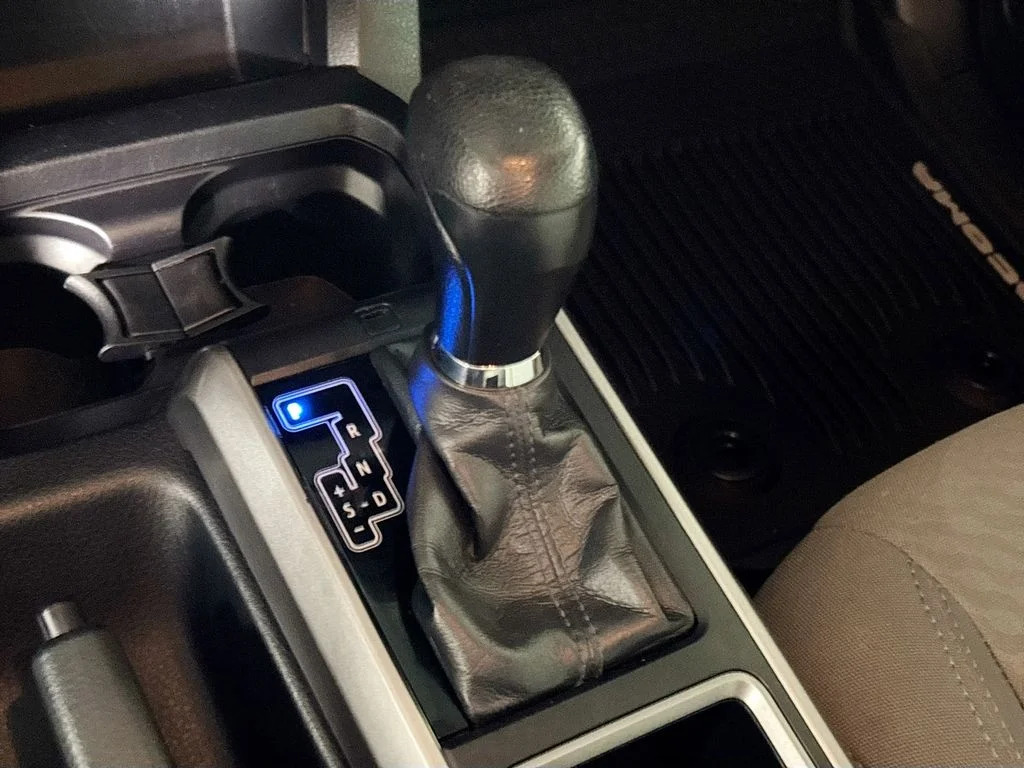 Used 2020 White Toyota SR5 image 17