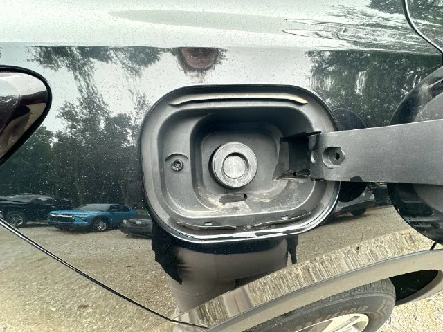 Used 2021 Black Buick Essence image 51