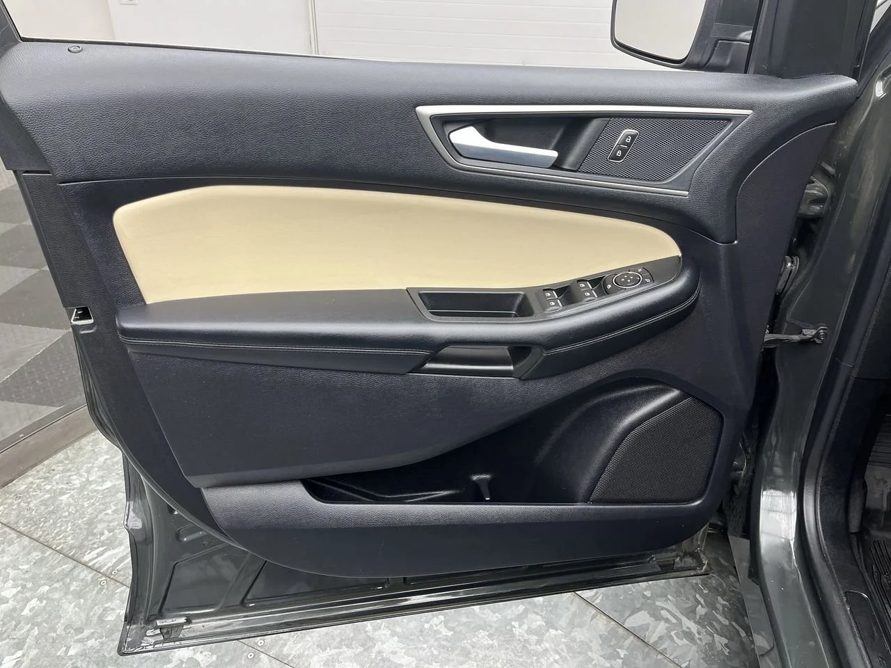 Used 2022 Green Ford SEL image 7