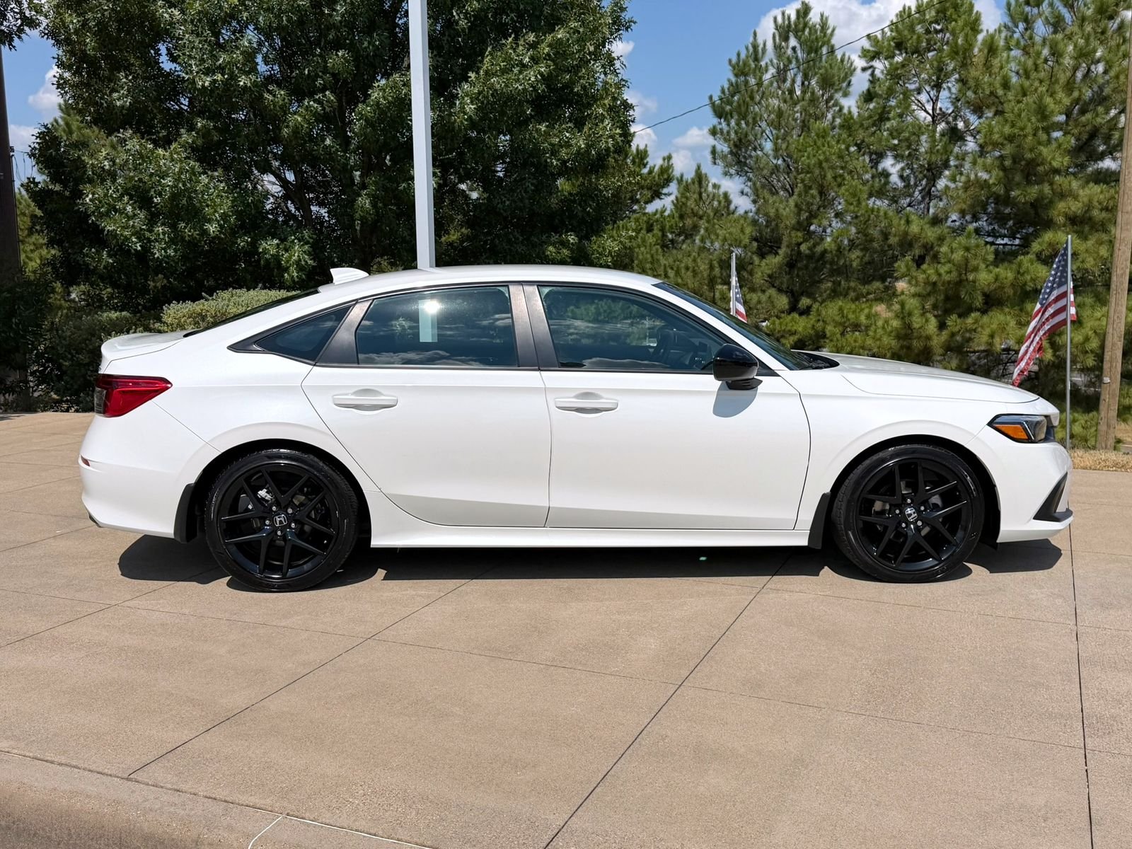 Certified Used 2024 Platinum White Pearl Honda Sport image 7