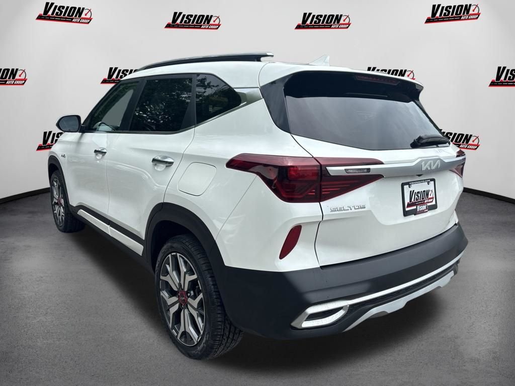 Used 2022 White Kia SX image 3