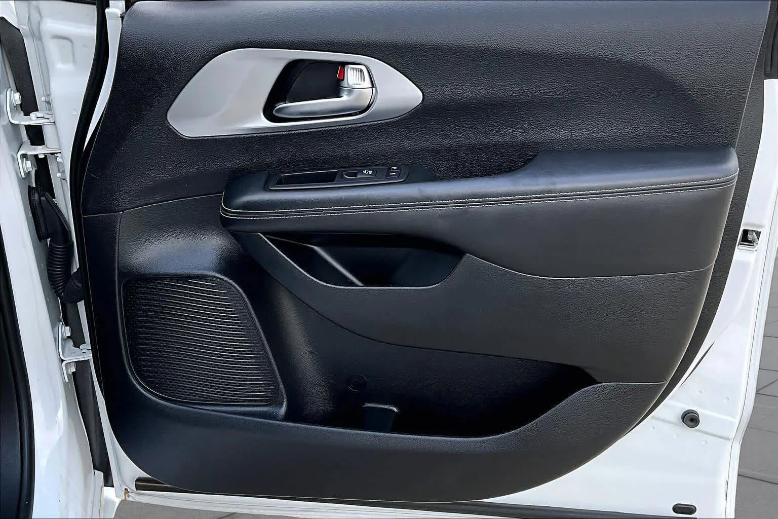 2023 Chrysler Pacifica Touring L - Photo 37