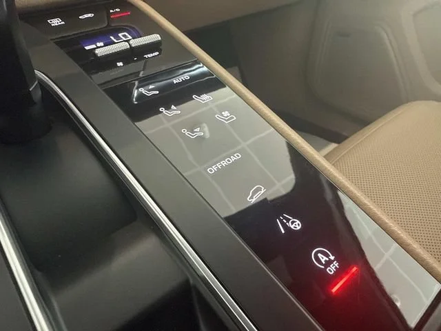 Used 2022 White Porsche  image 48