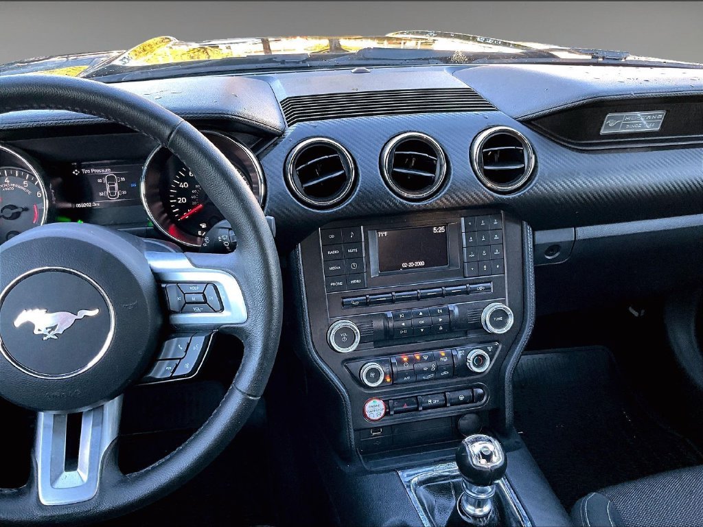 Used 2015 Black Ford V6 image 18