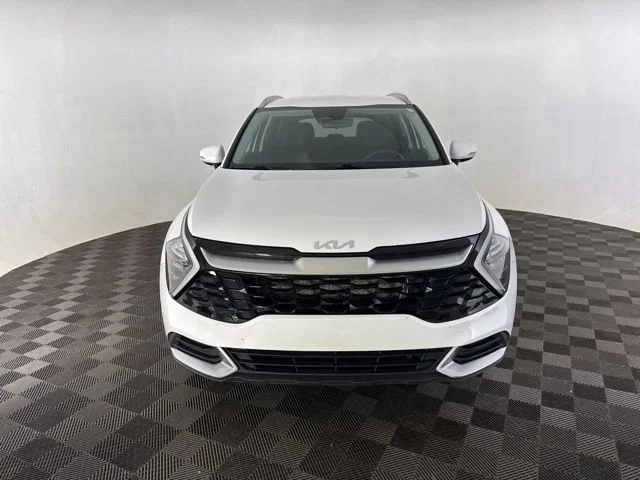 Used 2023 White Kia EX image 2