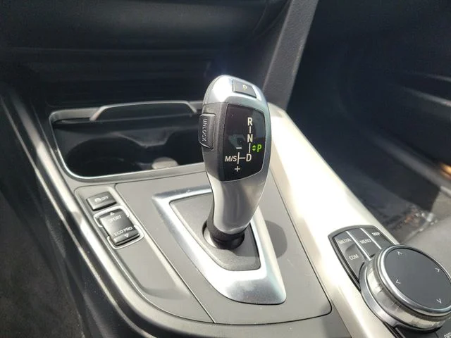 Used 2018 Black BMW 320i xDrive image 32