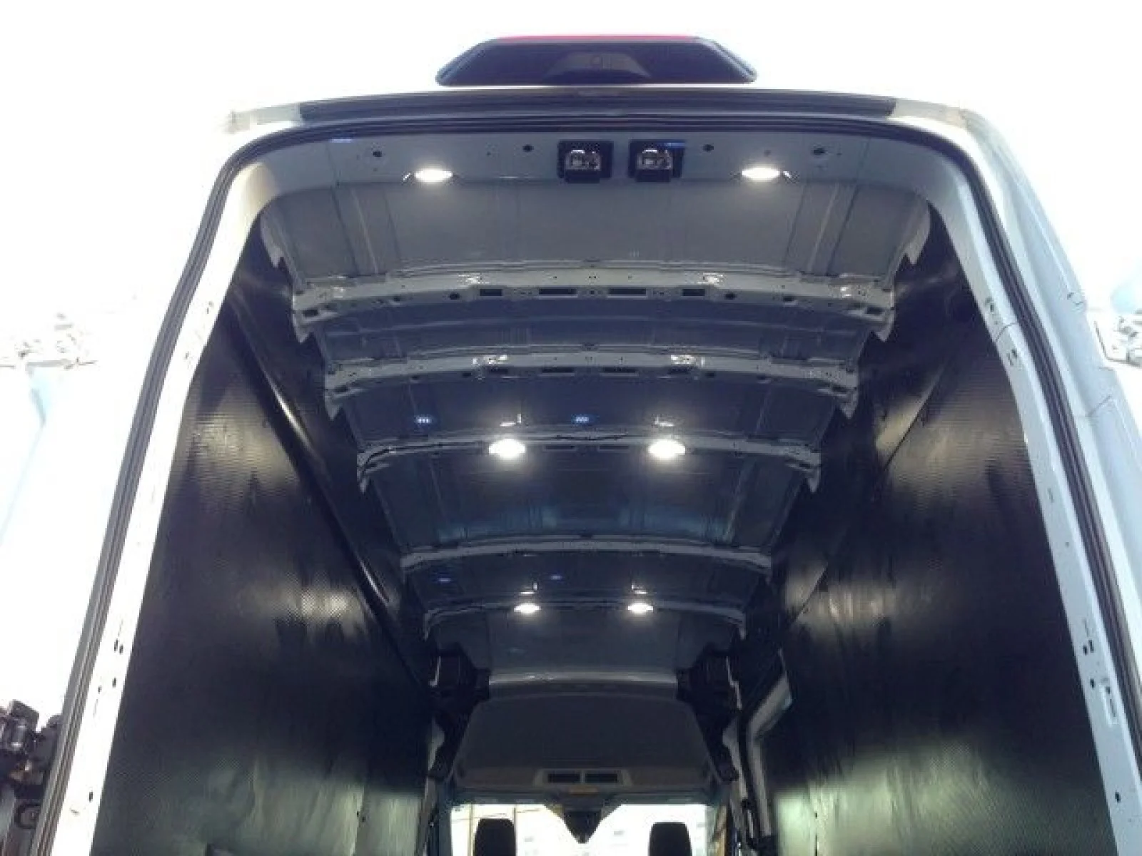Used 2019 Oxford White Ford w/ rearCam image 15
