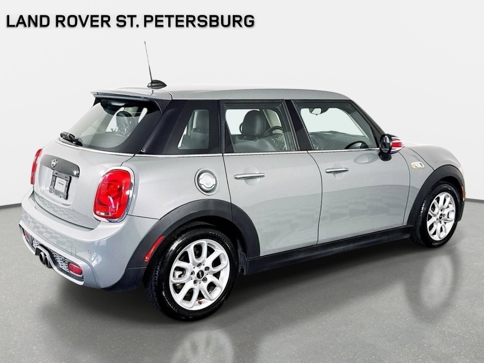 Used 2019 Gray Metallic MINI Classic image 5