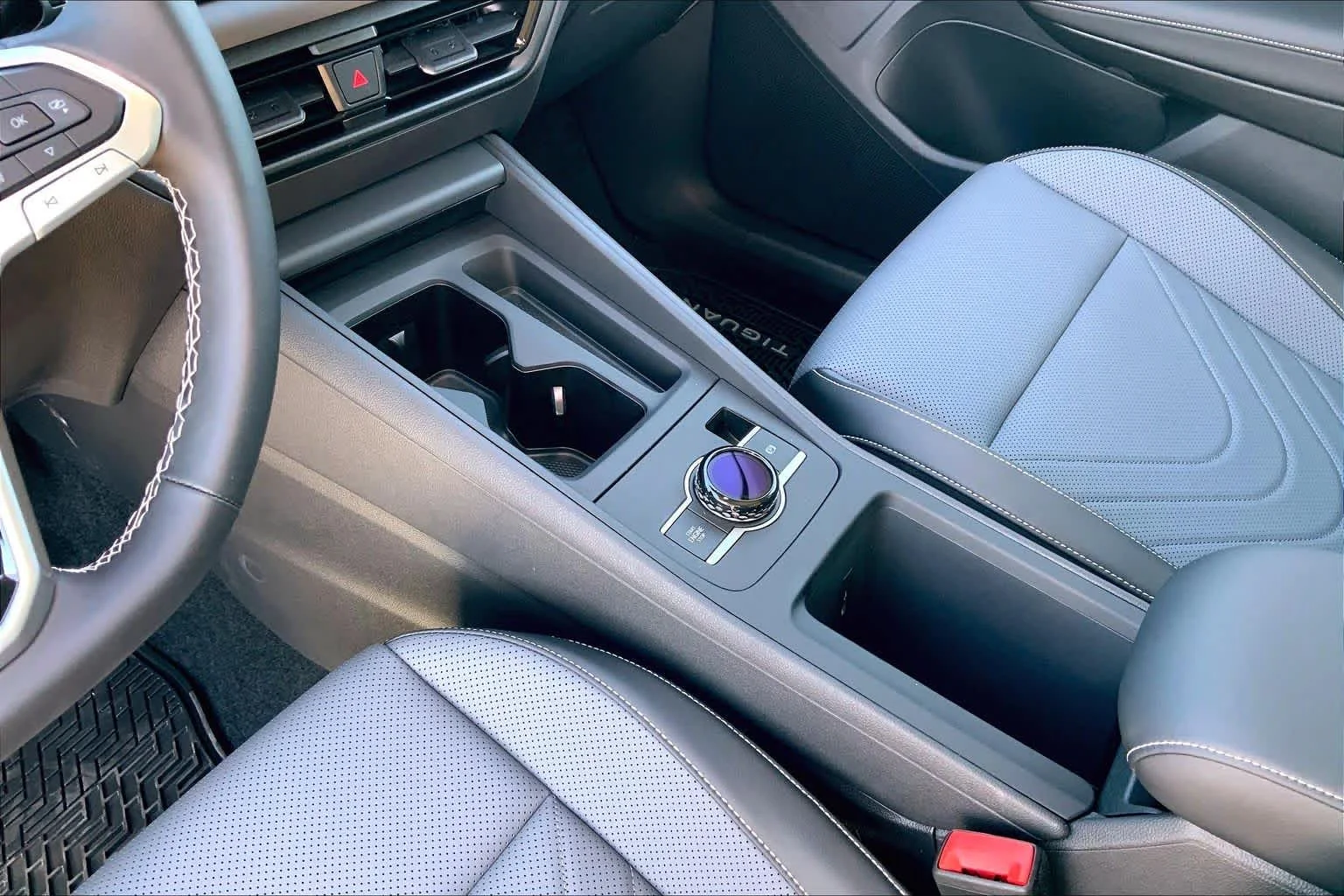New 2026 Pure White Volkswagen SE image 7