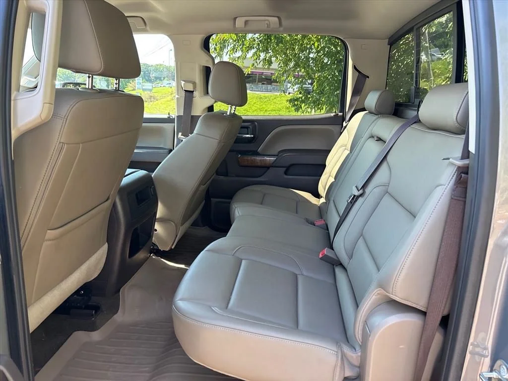 Used 2017 Gray GMC SLT image 17